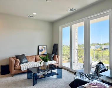 7915 Floracita Ln - Photo Thumbnail 8