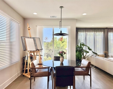 7915 Floracita Ln - Photo Thumbnail 2