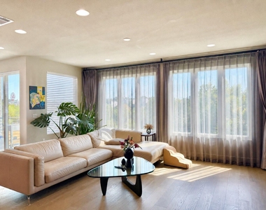 7915 Floracita Ln - Photo Thumbnail 23