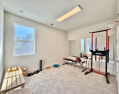 7915 Floracita Ln - Photo Thumbnail 13