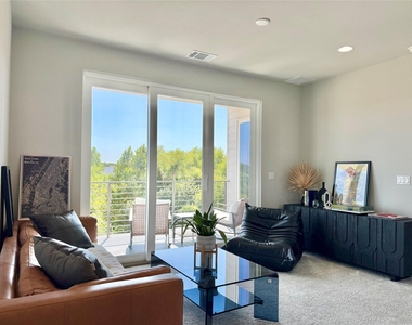 7915 Floracita Ln - Photo Thumbnail 7