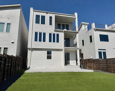 7915 Floracita Ln - Photo Thumbnail 21