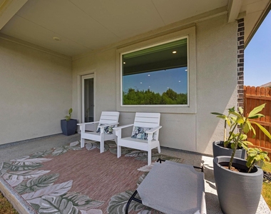 301 Brody Ln - Photo Thumbnail 17