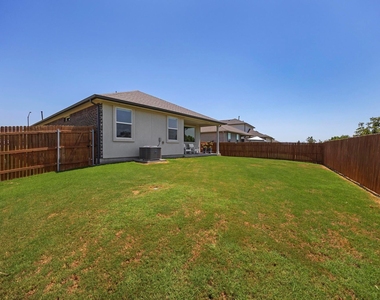 301 Brody Ln - Photo Thumbnail 18
