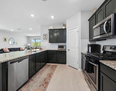 301 Brody Ln - Photo Thumbnail 3