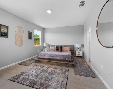 301 Brody Ln - Photo Thumbnail 8