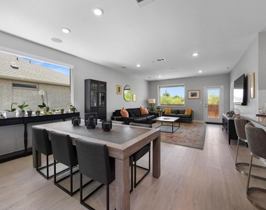 301 Brody Ln - Photo Thumbnail 2