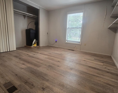 21401 Lindeman Ln - Photo Thumbnail 24