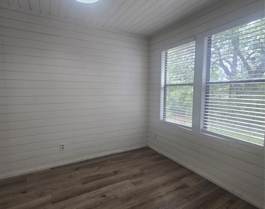 21401 Lindeman Ln - Photo Thumbnail 13