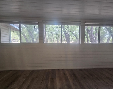 21401 Lindeman Ln - Photo Thumbnail 4