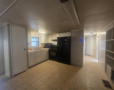 21401 Lindeman Ln - Photo Thumbnail 9