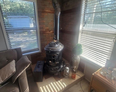 21401 Lindeman Ln - Photo Thumbnail 9