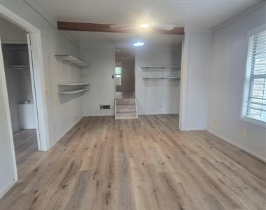 21401 Lindeman Ln - Photo Thumbnail 18