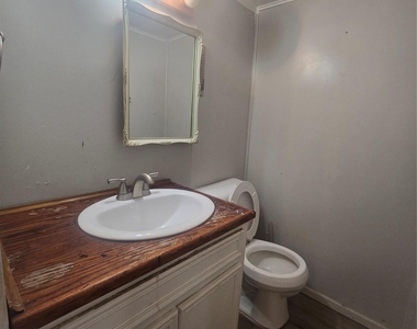 21401 Lindeman Ln - Photo Thumbnail 16