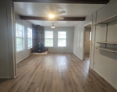 21401 Lindeman Ln - Photo Thumbnail 5