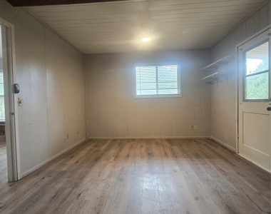 21401 Lindeman Ln - Photo Thumbnail 15