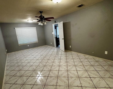 8514 Red Willow Dr - Photo Thumbnail 12