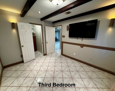 8514 Red Willow Dr - Photo Thumbnail 19