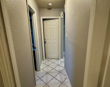 8514 Red Willow Dr - Photo Thumbnail 17