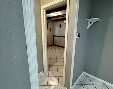 8514 Red Willow Dr - Photo Thumbnail 18