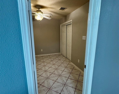 8514 Red Willow Dr - Photo Thumbnail 15