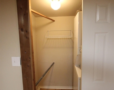 5410 Woodrow Ave - Photo Thumbnail 13