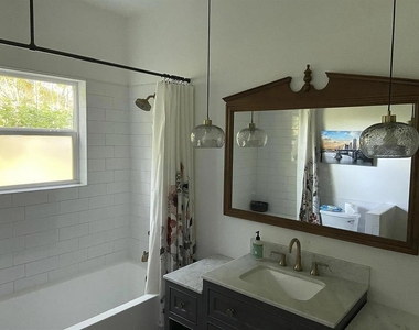 1233 Delano St - Photo Thumbnail 18