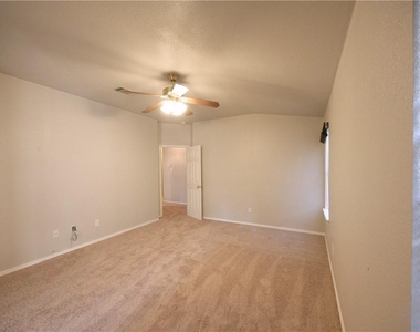2001 Charlotte Way - Photo Thumbnail 16