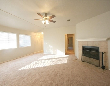 2001 Charlotte Way - Photo Thumbnail 8