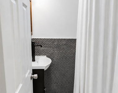 3209 Barton View Dr - Photo Thumbnail 10
