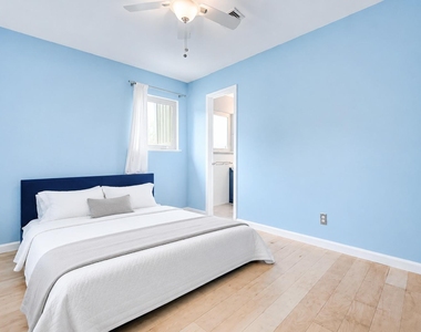 3209 Barton View Dr - Photo Thumbnail 4