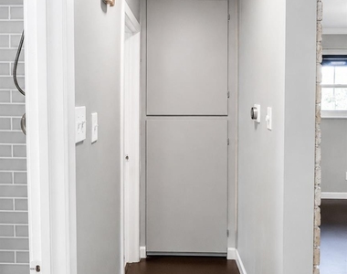 3209 Barton View Dr - Photo Thumbnail 7