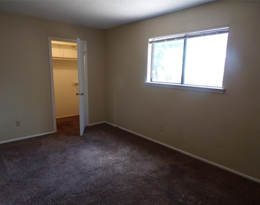12815 Hymeadow Dr - Photo Thumbnail 10
