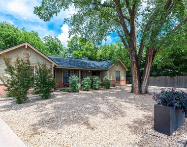 5006 Sara Dr - Photo Thumbnail 1