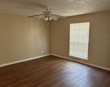 5006 Sara Dr - Photo Thumbnail 12