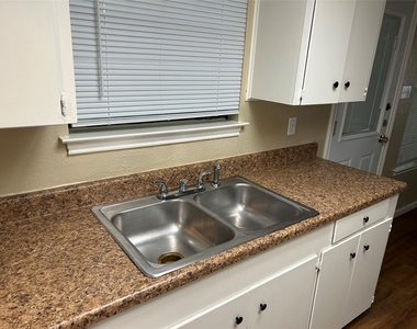5006 Sara Dr - Photo Thumbnail 6