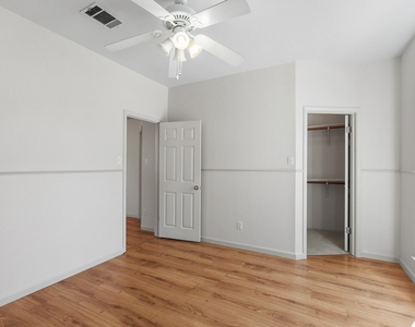 1310 Strickland Dr - Photo Thumbnail 21