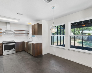 1310 Strickland Dr - Photo Thumbnail 6