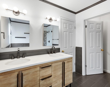 1310 Strickland Dr - Photo Thumbnail 17