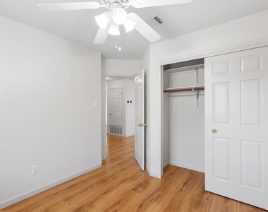 1310 Strickland Dr - Photo Thumbnail 25