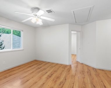 1310 Strickland Dr - Photo Thumbnail 14