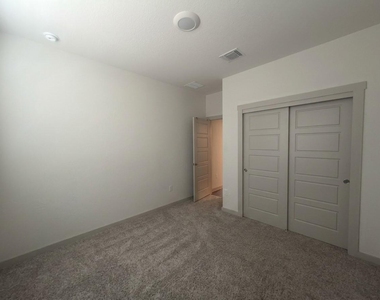 3001 Egan Dr - Photo Thumbnail 7