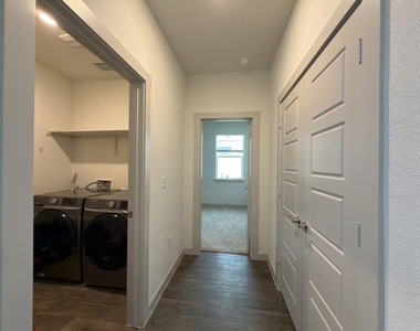3001 Egan Dr - Photo Thumbnail 14