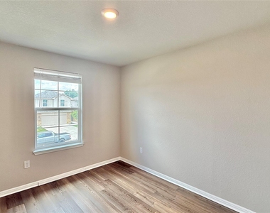 521 Otto Ave - Photo Thumbnail 13
