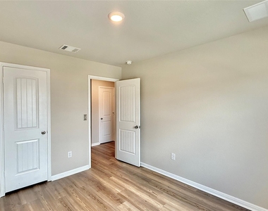 521 Otto Ave - Photo Thumbnail 17