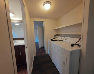 1504 Citation Cir - Photo Thumbnail 21