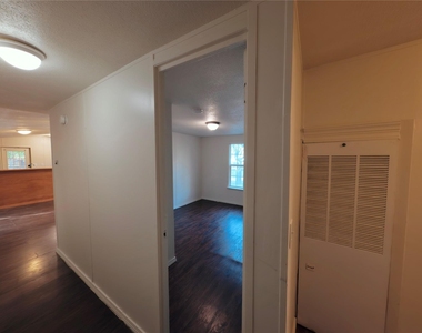 1504 Citation Cir - Photo Thumbnail 19