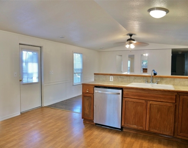 1504 Citation Cir - Photo Thumbnail 12