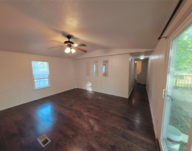1504 Citation Cir - Photo Thumbnail 17