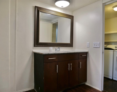 1504 Citation Cir - Photo Thumbnail 8